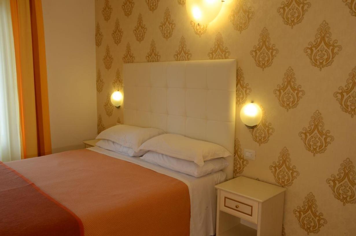 Hotel Ariston Riccione Esterno foto