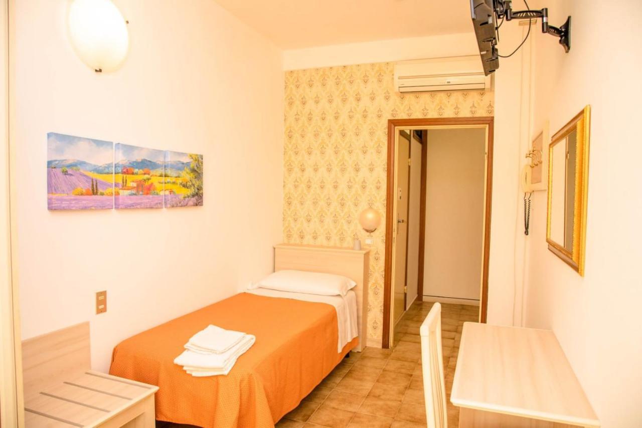 Hotel Ariston Riccione Esterno foto