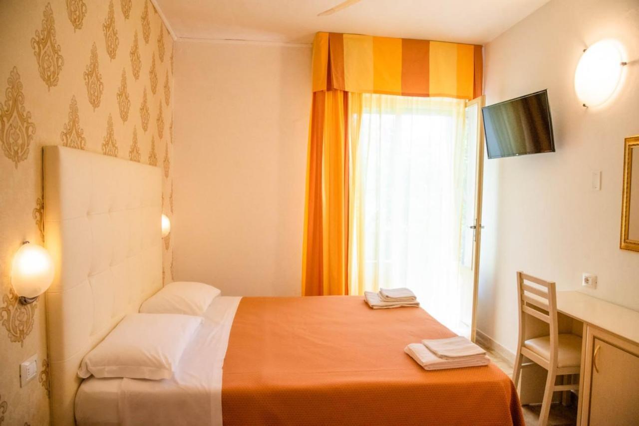 Hotel Ariston Riccione Esterno foto