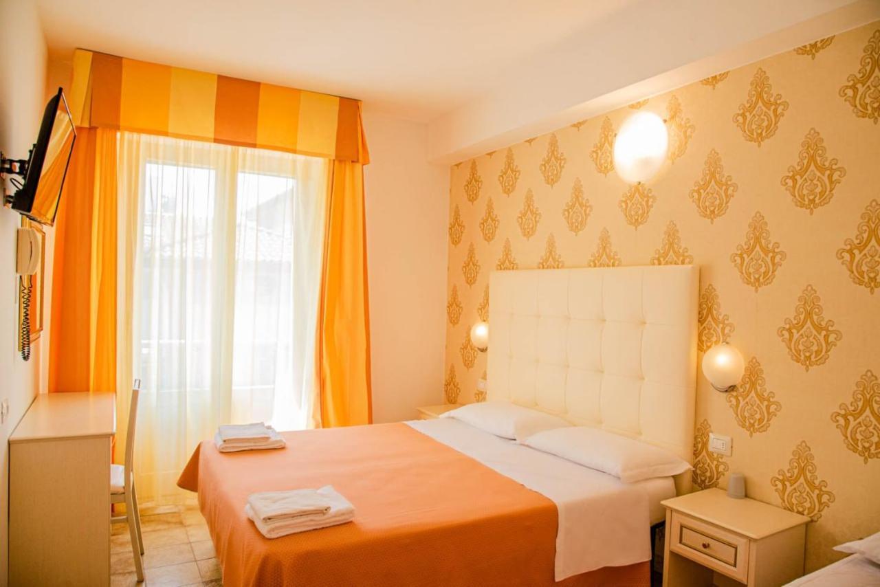 Hotel Ariston Riccione Esterno foto